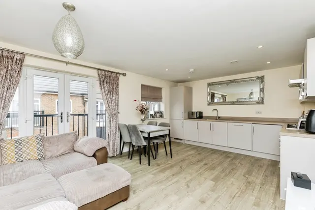 Bricklayer Lane, Faygate, RH12, photo 2