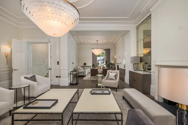 Photo 2 — Wilton Crescent, Knightsbridge, London