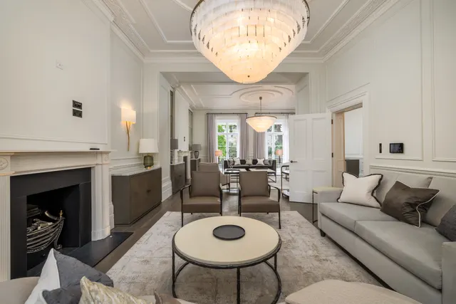 Photo 3 — Wilton Crescent, Knightsbridge, London
