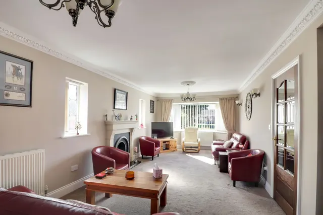 Valley Ridge, Kippax, LS25, photo 3
