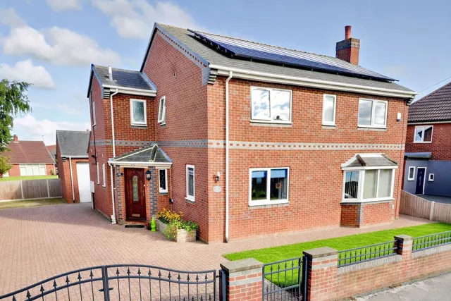 Valley Ridge, Kippax, LS25, photo 1