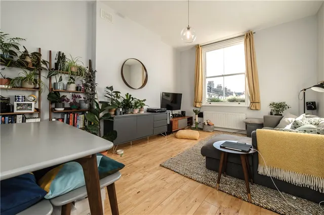 Hayter Road, London, SW2, photo 1