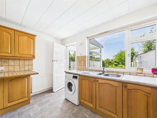 Grove Avenue, Beeston, NG9, photo 2