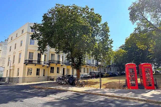 Powis Square, Brighton BN1 3HH, photo 1