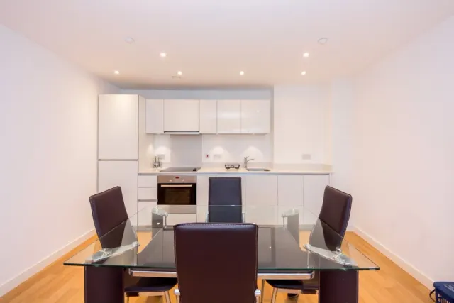 Woodberry Grove, London, N4, photo 3