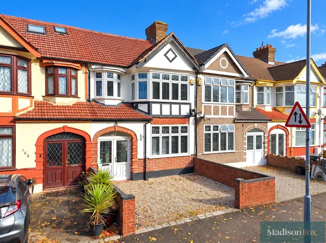 4 bedroom house, Eccleston Crescent, Chadwell Heath, RM6