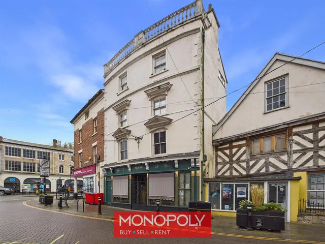 Crown Square, Denbigh, LL16, photo 1