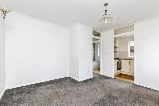 Lanthony Court, Arlesey, SG15, photo 3