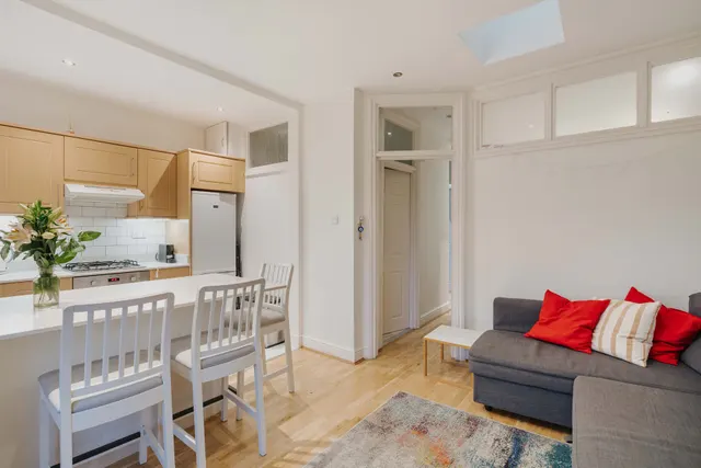 Greencroft Gardens, South Hampstead, NW6 3PG, photo 1