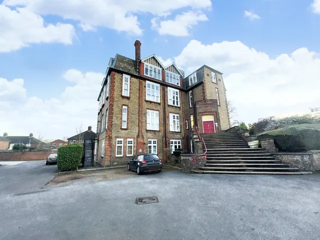 London Road, PETERBOROUGH, photo 1