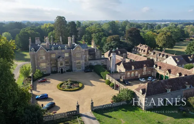 Hurn Court, BH23, photo 1