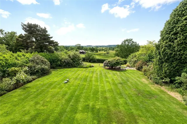 Lees Lane, Wilmslow, SK9, photo 2