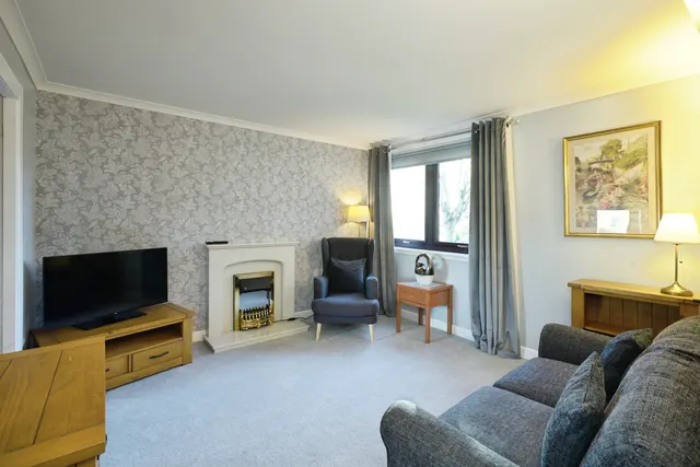 Roseburn Drive, Edinburgh, EH12, photo 2