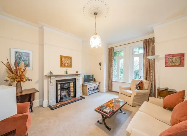 Photo 2 — Hereford Road, Acton, W3