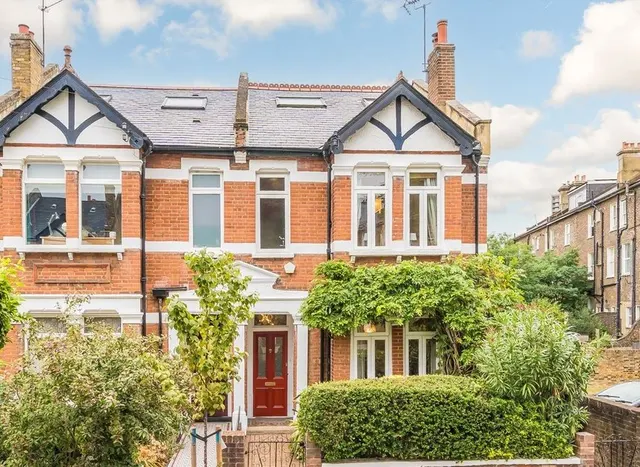 Hereford Road, Acton, W3, photo 1