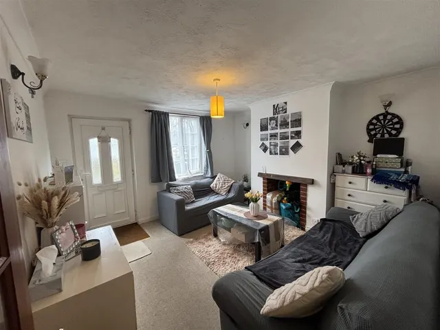 Photo 3 — St Leonards Road, Horsham, West Sussex RH13 6EH