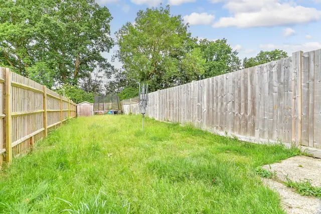 Bathurst Road, Staplehurst, TN12, photo 2