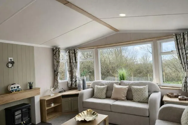 Photo 3 — 2 Kestral View, Marlie Holiday Park, TN28