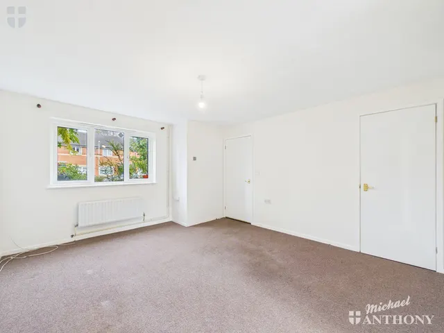 Bracken Way, Aylesbury, HP21, photo 2