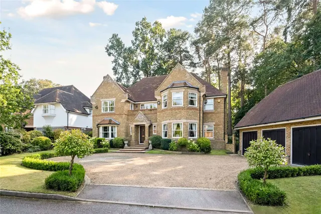 Sandringham Park, Cobham, Surrey, KT11 2EQ, photo 1