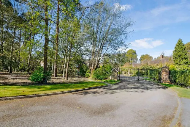 Photo 2 — Sandringham Park, Cobham, Surrey, KT11 2EQ