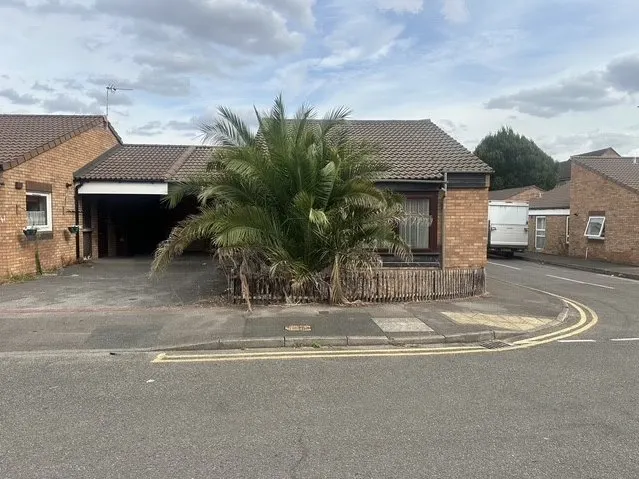 Gregory Road, Romford, Essex RM6 5JJ, photo 1