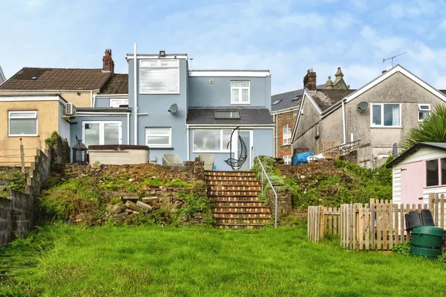 Vicarage Road, Swansea, SA6, photo 2