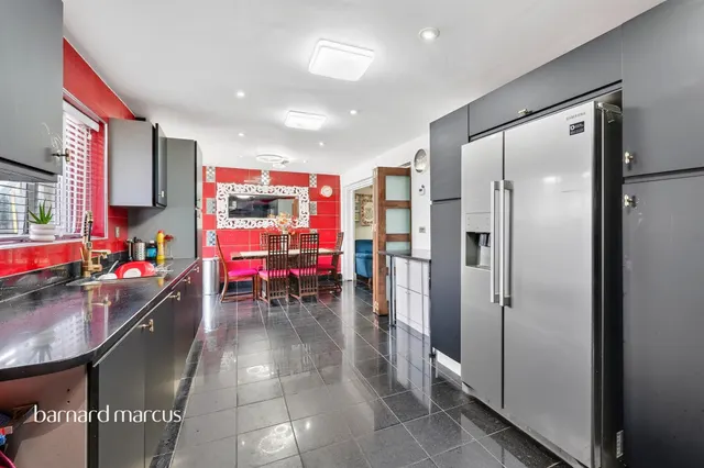 Kneller Road, New Malden, KT3, photo 3