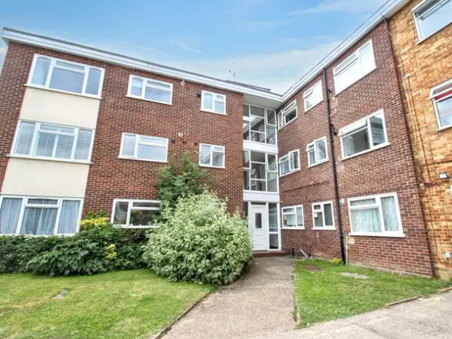 Horn Lane, Woodford Green, IG8