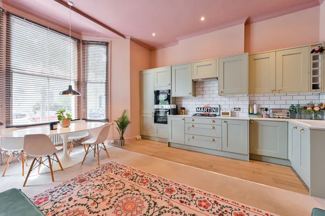 Photo 2 — 19B Gauden Road, London
