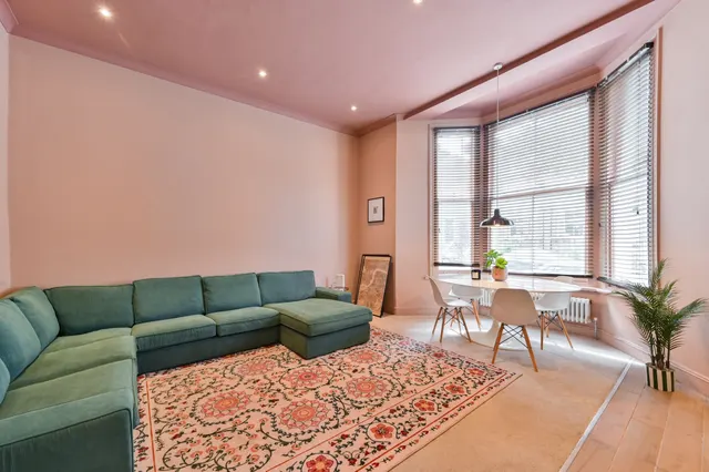 19B Gauden Road, London, photo 1