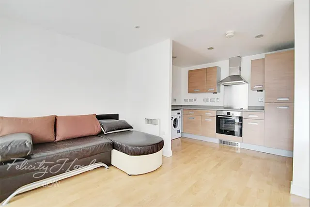 Tredegar Road, photo 2