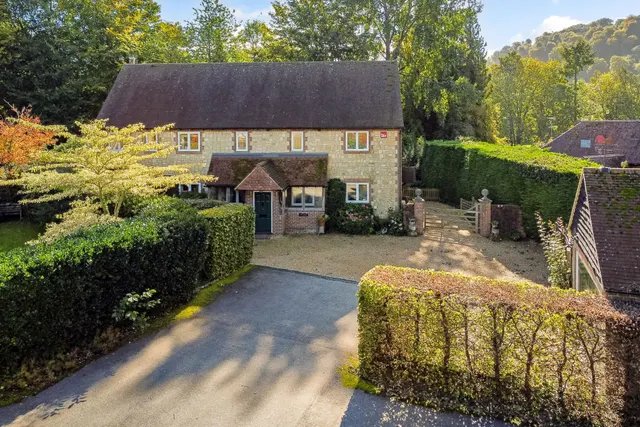 Gracious Street, Selborne, GU34, photo 1