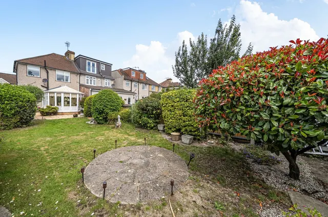 Photo 2 — Woodside Road, Bexleyheath, DA7