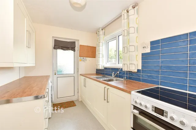 Lincoln Way, Bembridge, PO35, photo 3
