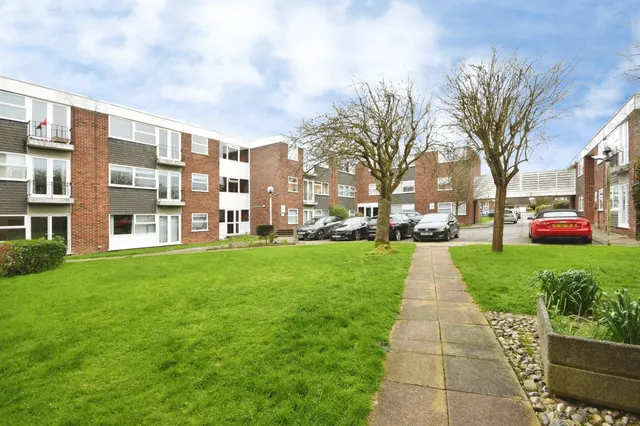 Hutton Road, Shenfield, Brentwood, photo 1