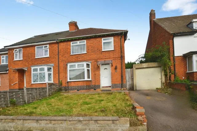 Queen Street, Oadby, LE2, photo 1