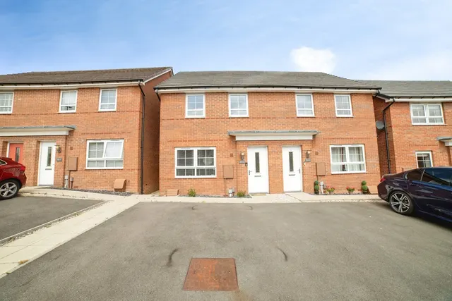Sky Walk, Mansfield, Nottinghamshire, NG18, photo 1