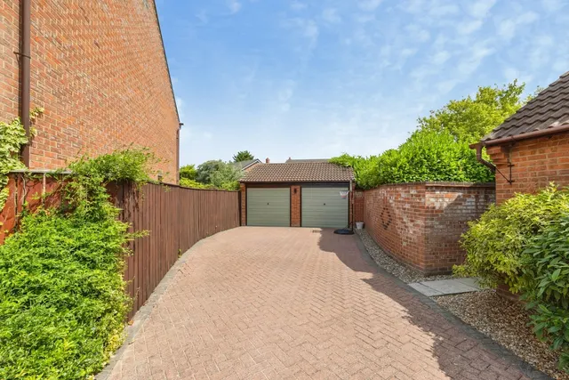 Photo 2 — Hemingford Gardens, Yarm, TS15