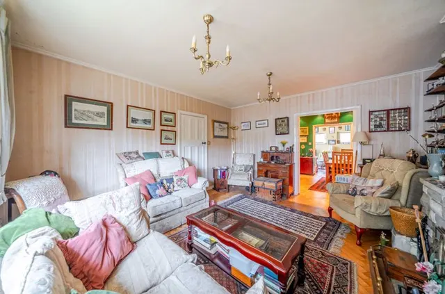Photo 2 — Graham Road, Purley CR8 2EN