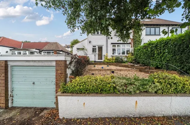 Graham Road, Purley CR8 2EN, photo 1