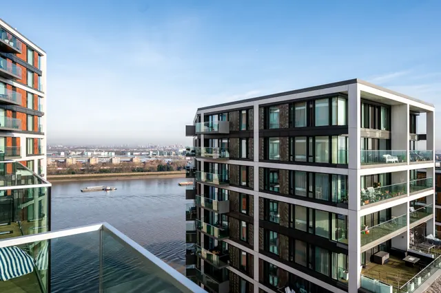 Flat 1706, Judde House, Duke of Wellington Avenue, London, photo 1
