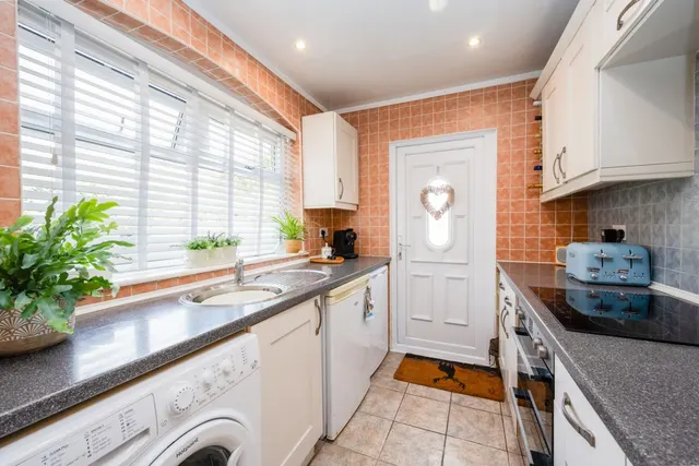 Ormskirk Road, WN8, photo 3