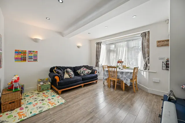 Broomgrove Gardens, Edgware, HA8, photo 3
