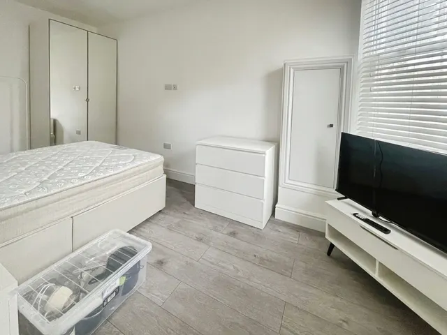 High Street, Egham, TW20, photo 1