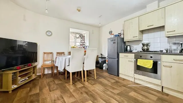 Lugley Street, Newport, PO30, photo 2