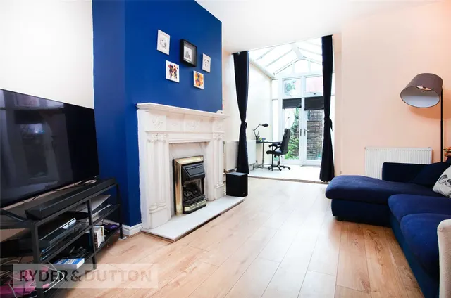 Rochdale Road, Middleton, M24, photo 1