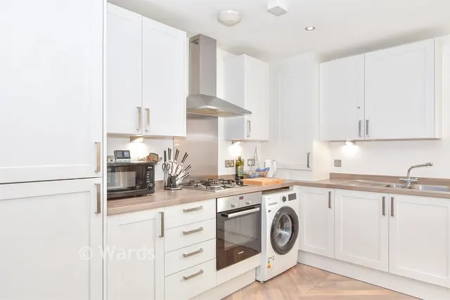 Avebury Avenue, Tonbridge, TN9, photo 2