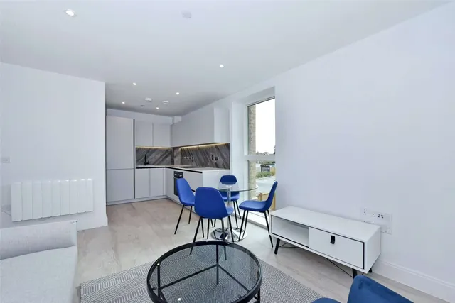 Photo 3 — Artesian House, Memorial Avenue, Slough, SL1 3GR