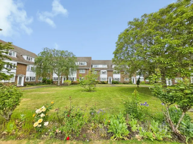 Sycamore Close, Carshalton, photo 1